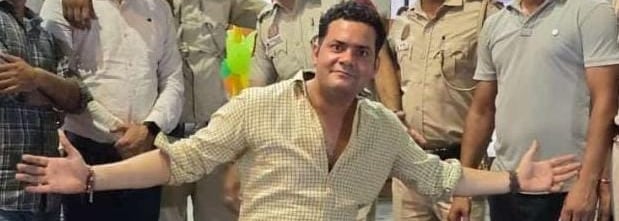 X/@iAtulKrishan1
 : The deceased head Constable, identified as Ravi Kumar, was originally from Uttar Pradesh's Baghpat and had joined the Delhi Police in 2010